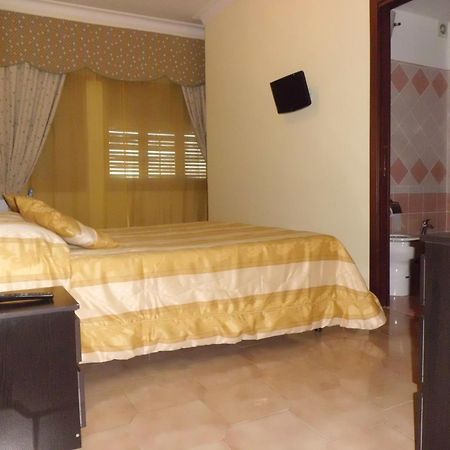 Tiburtina Guesthouse โรม ภายนอก รูปภาพ