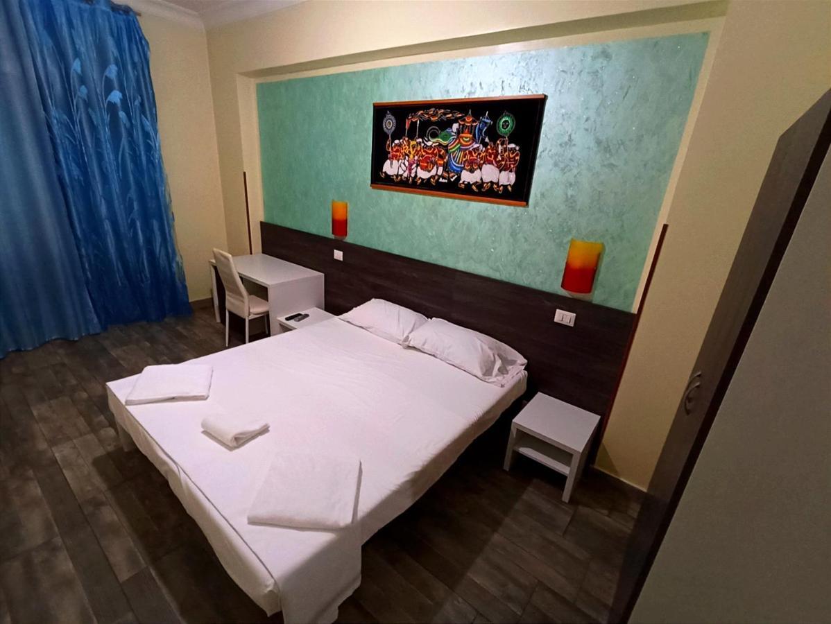 Tiburtina Guesthouse โรม ภายนอก รูปภาพ