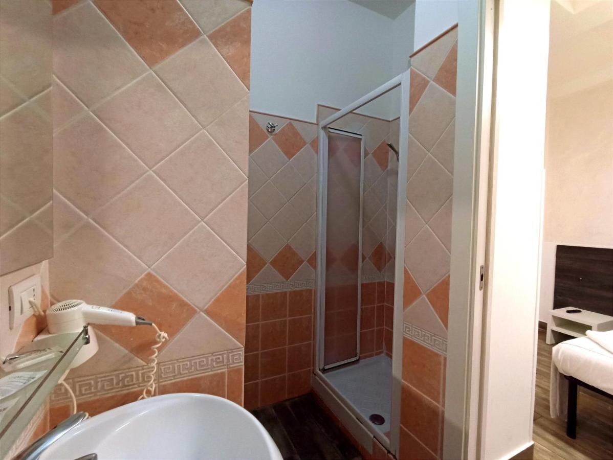 Tiburtina Guesthouse โรม ภายนอก รูปภาพ