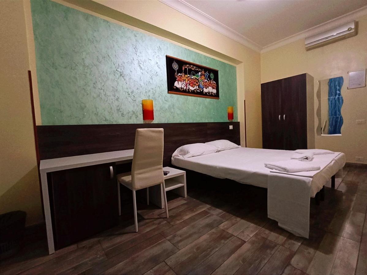 Tiburtina Guesthouse โรม ภายนอก รูปภาพ