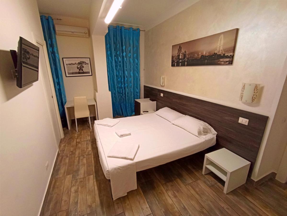 Tiburtina Guesthouse โรม ภายนอก รูปภาพ