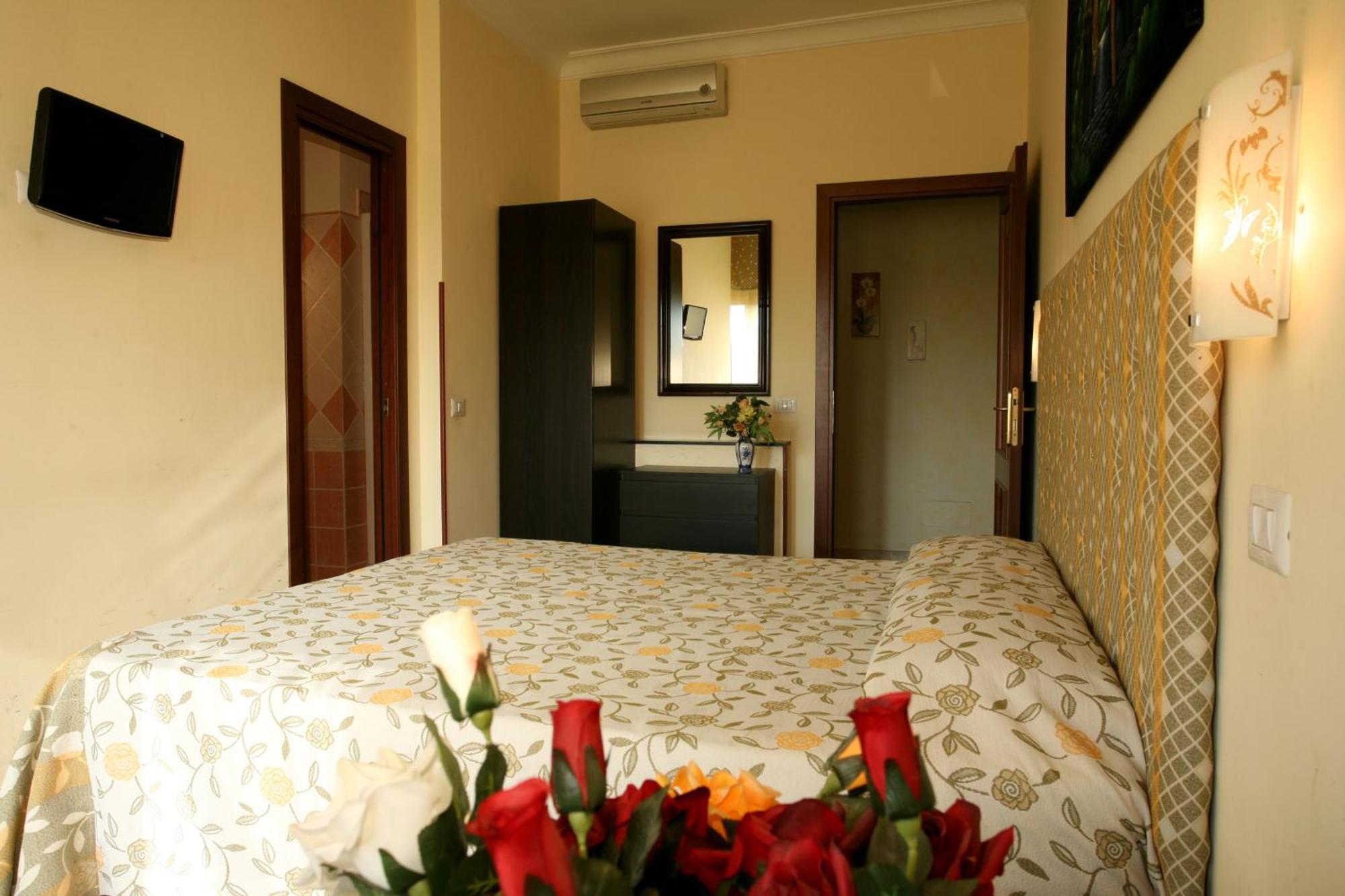 Tiburtina Guesthouse โรม ภายนอก รูปภาพ