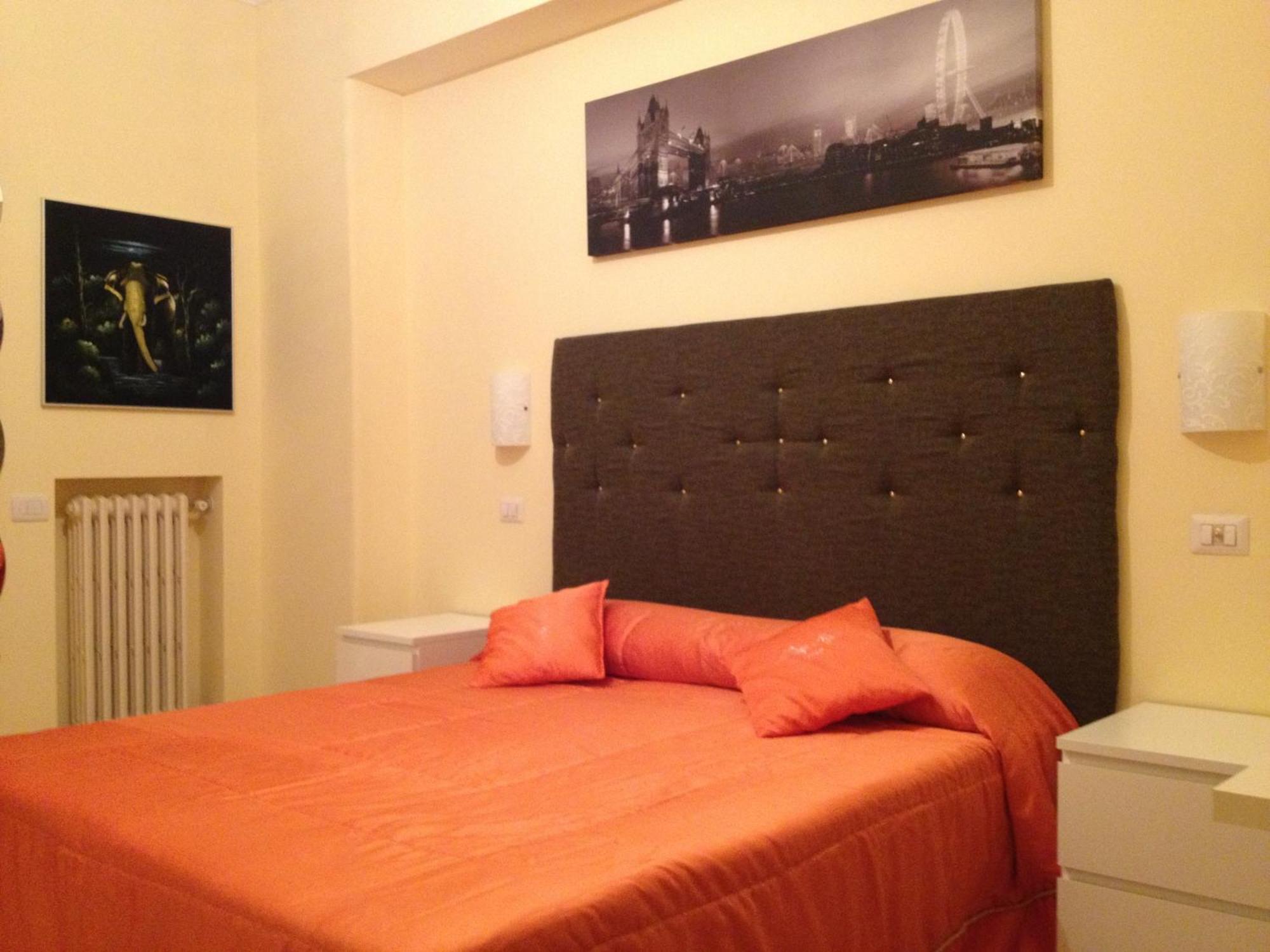 Tiburtina Guesthouse โรม ภายนอก รูปภาพ