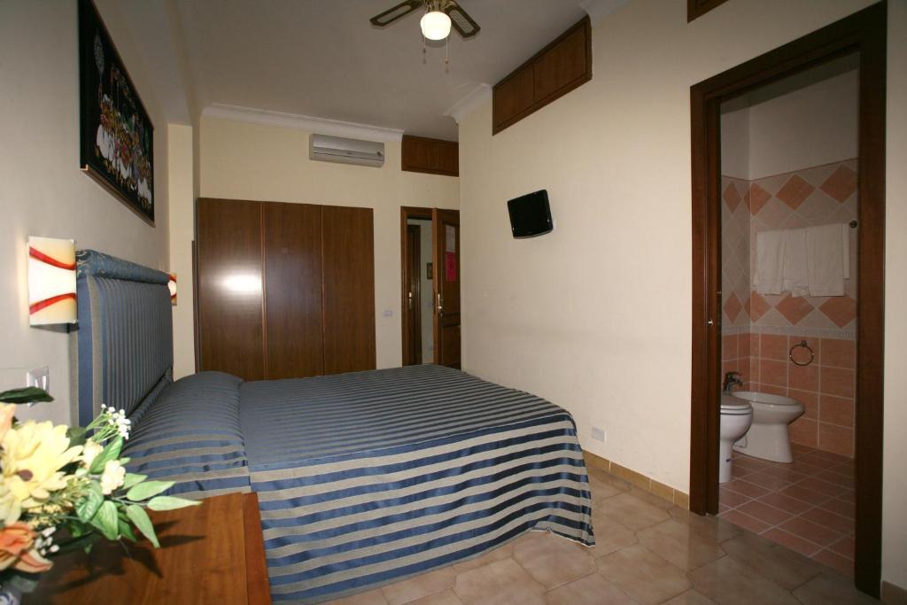 Tiburtina Guesthouse โรม ภายนอก รูปภาพ